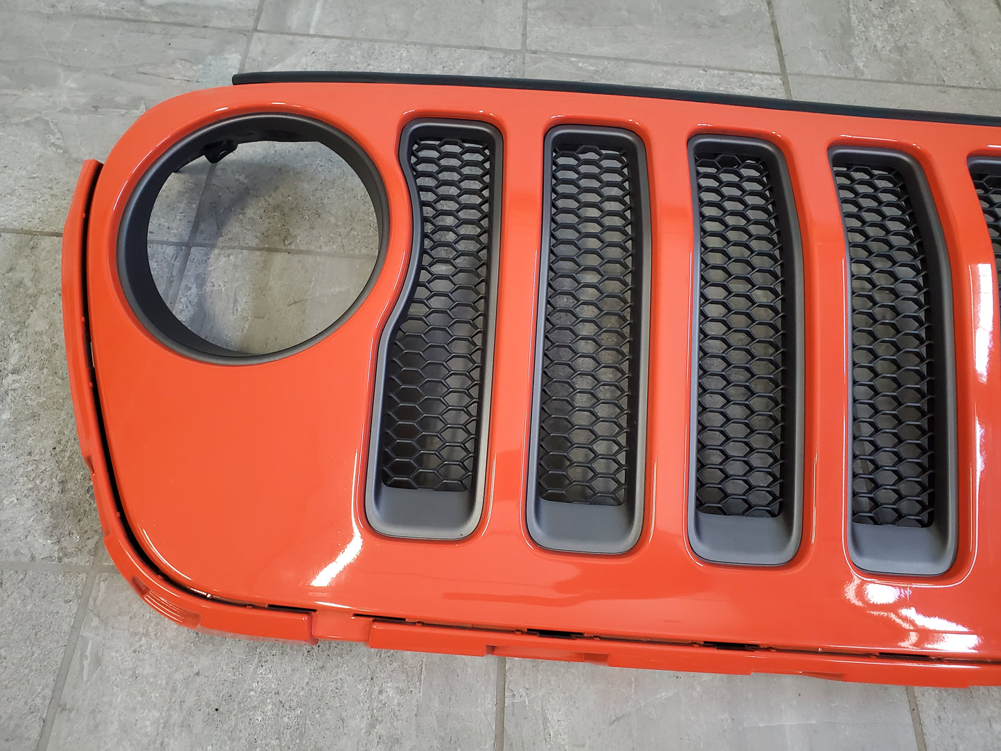 2018-2024 Jeep Wrangler JL Gladiator JT Sahara Grille OEM Punkn 6BY79TRMAB