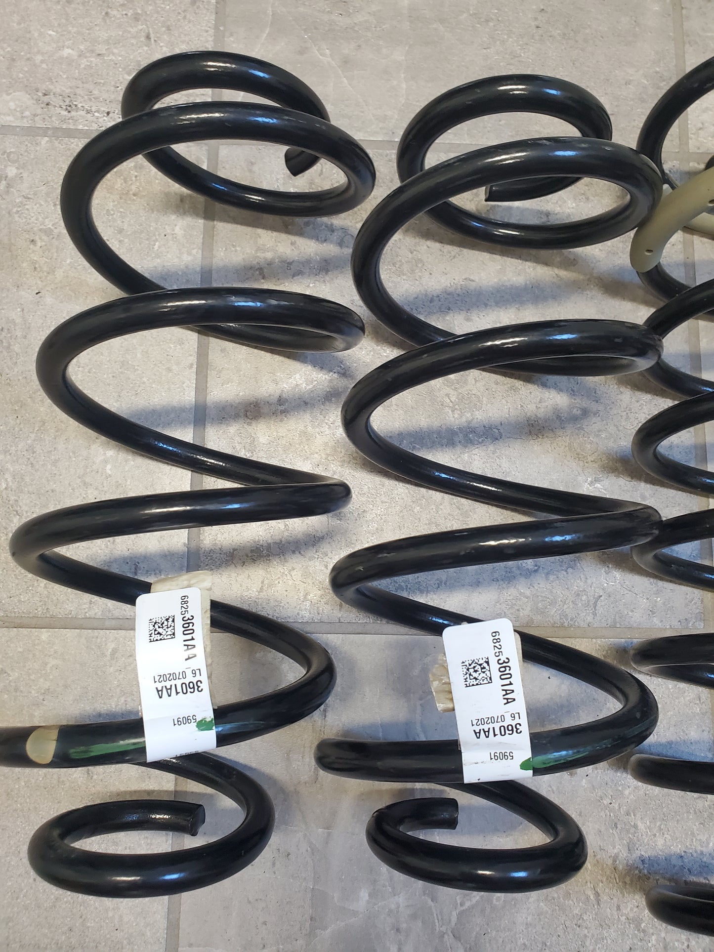 2018-2023 Jeep Wrangler JL Rubicon Suspension Coil Springs OEM